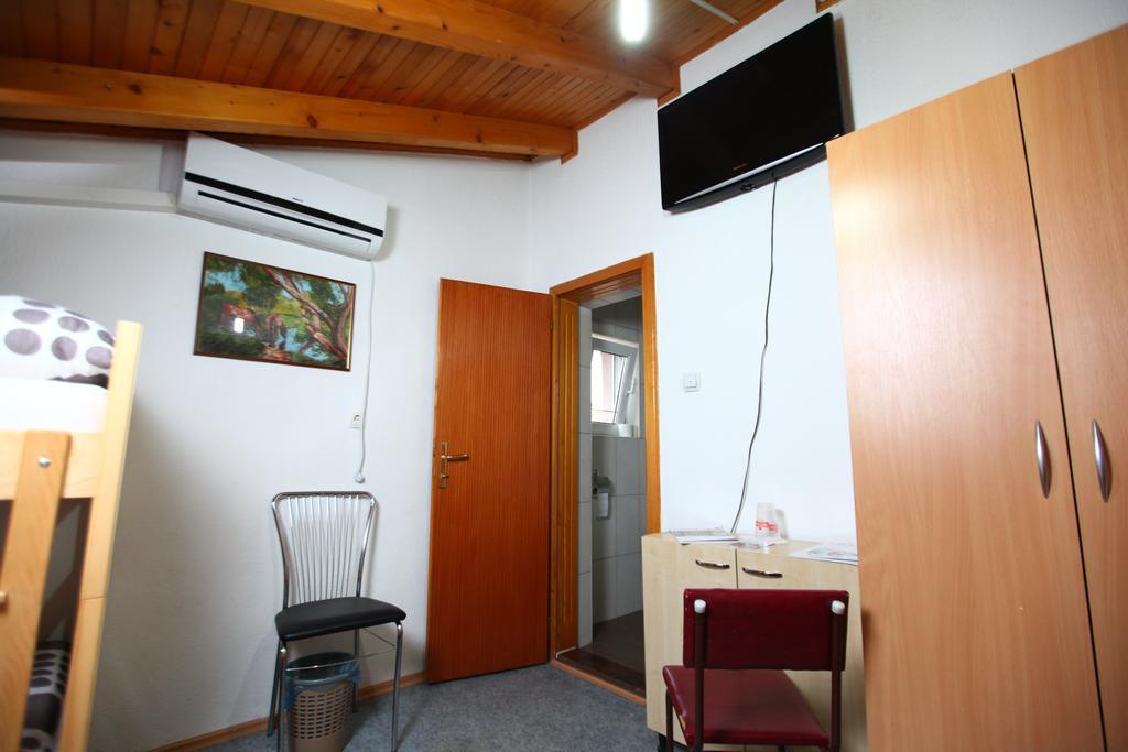 Hostel Cuba Banja Luka Ngoại thất bức ảnh