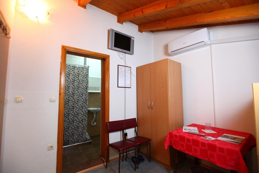 Hostel Cuba Banja Luka Ngoại thất bức ảnh