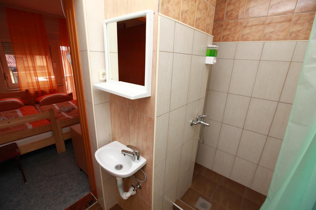 Hostel Cuba Banja Luka Ngoại thất bức ảnh